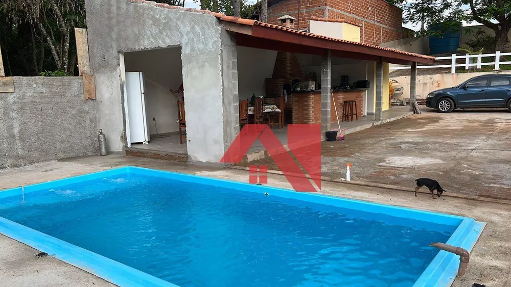 Chácara à venda com 2 quartos, 150m² - Foto 1