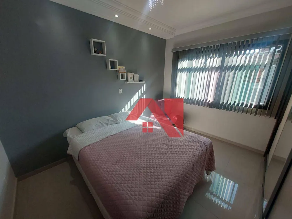 Casa, 3 quartos, 211 m² - Foto 1