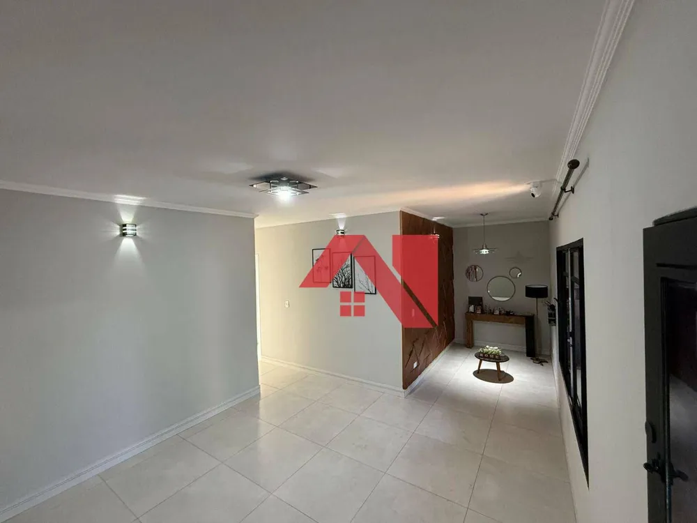 Casa, 5 quartos, 209 m² - Foto 1