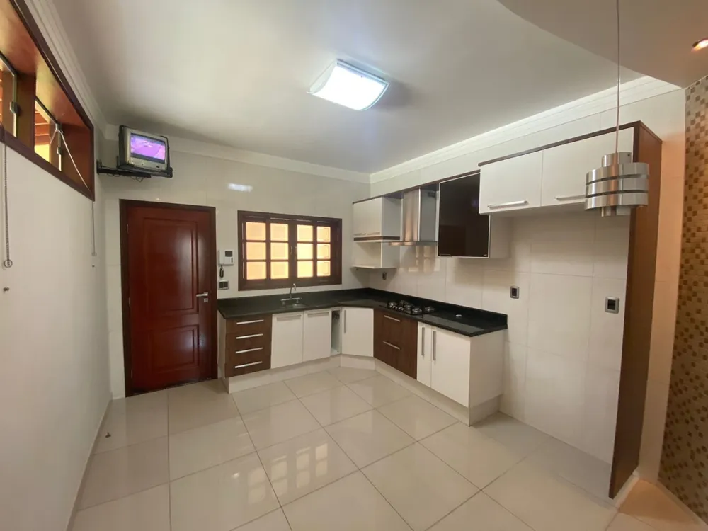 Casa, 3 quartos, 200 m² - Foto 13