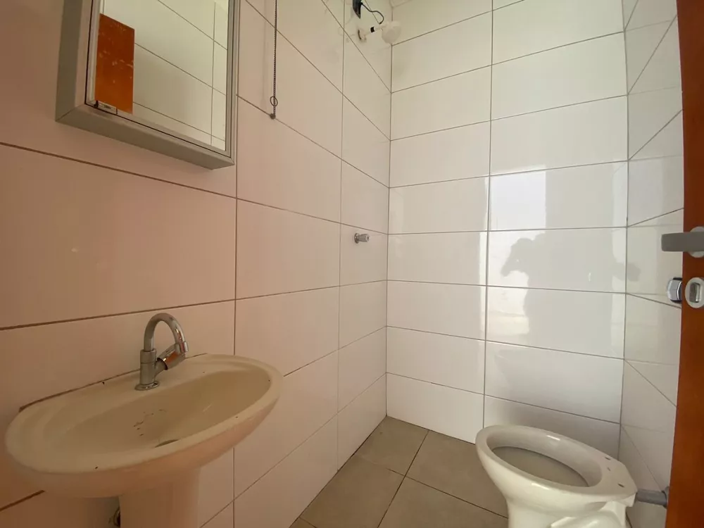 Casa à venda com 3 quartos, 200m² - Foto 3