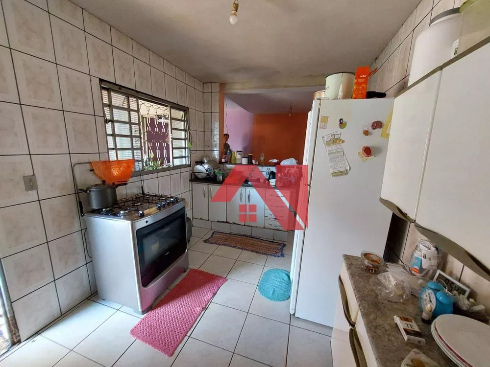 Casa à venda com 2 quartos, 99m² - Foto 1