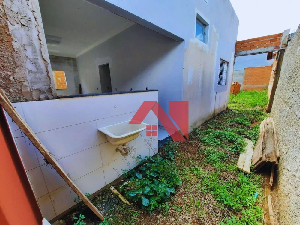 Casa à venda com 2 quartos, 85m² - Foto 4