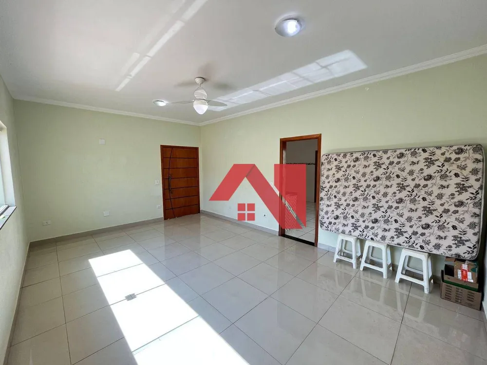 Casa, 3 quartos, 258 m² - Foto 1