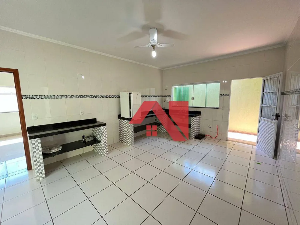Casa, 3 quartos, 258 m² - Foto 2
