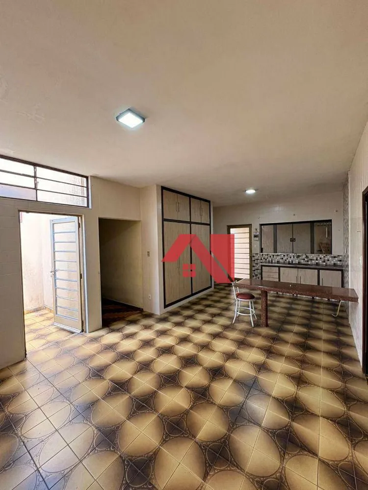 Casa, 5 quartos, 250 m² - Foto 3