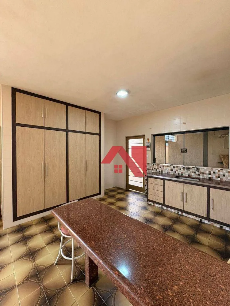 Casa, 5 quartos, 250 m² - Foto 9