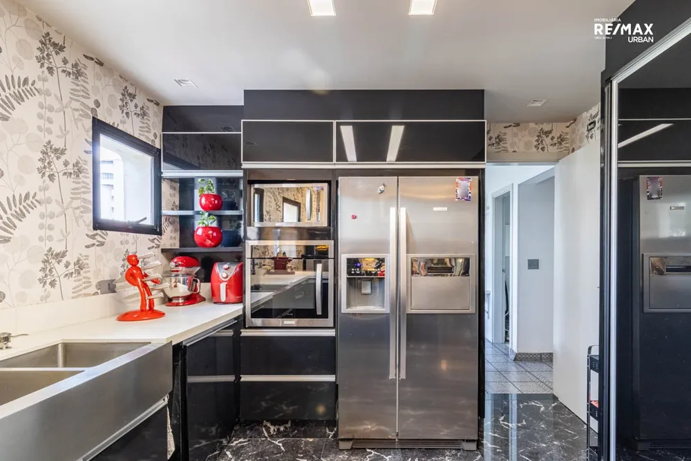 Apartamento, 3 quartos, 239 m² - Foto 2