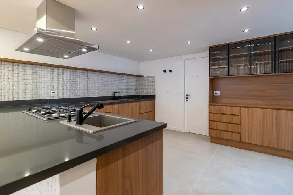 Apartamento, 3 quartos, 220 m² - Foto 1