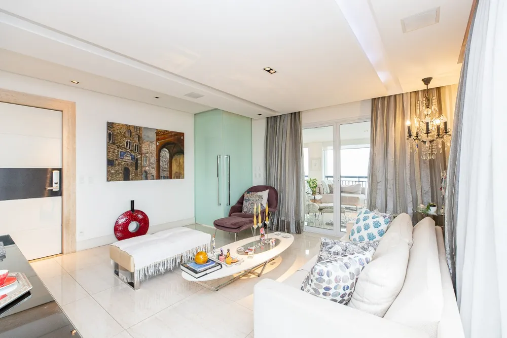 Apartamento, 3 quartos, 216 m² - Foto 1