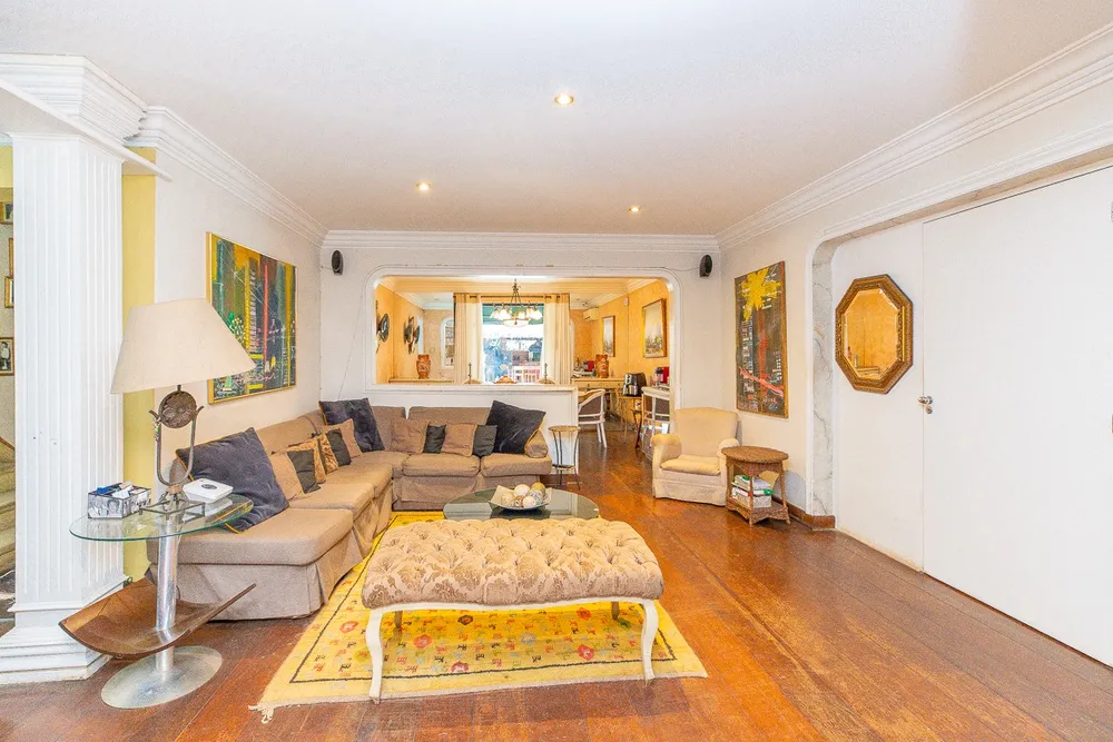 Casa, 4 quartos, 198 m² - Foto 1