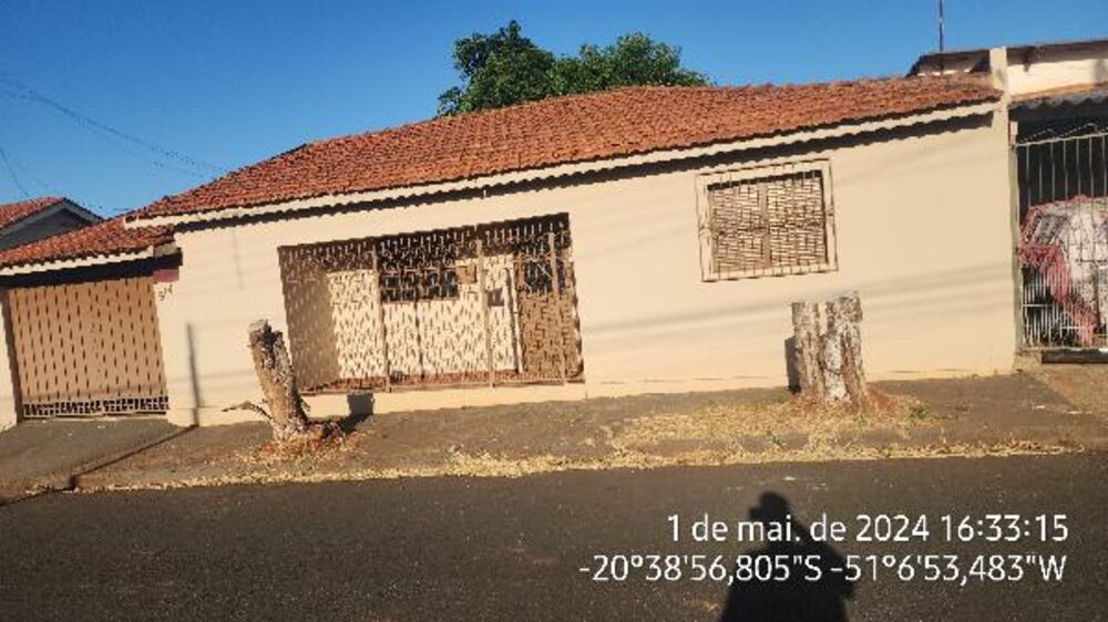 Casa à venda com 2 quartos, 168m² - Foto 1