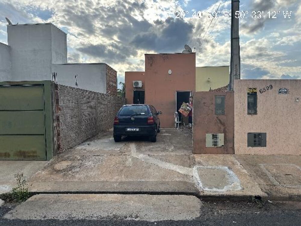 Casa à venda com 1 quarto, 205m² - Foto 1