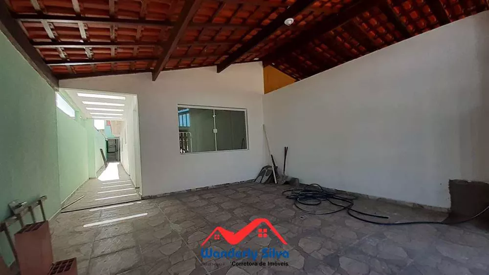 Casa à venda com 3 quartos, 80m² - Foto 1