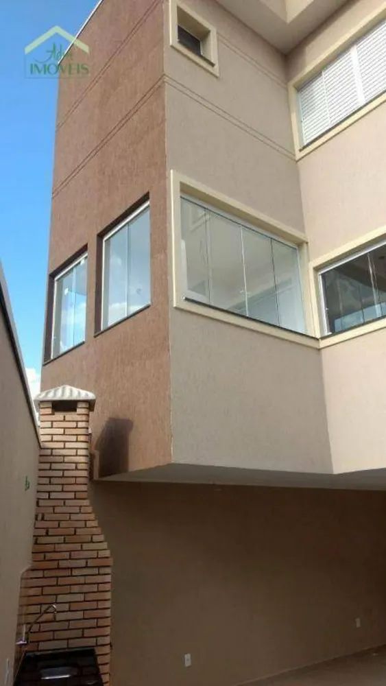 Sobrado, 3 quartos, 180 m² - Foto 1