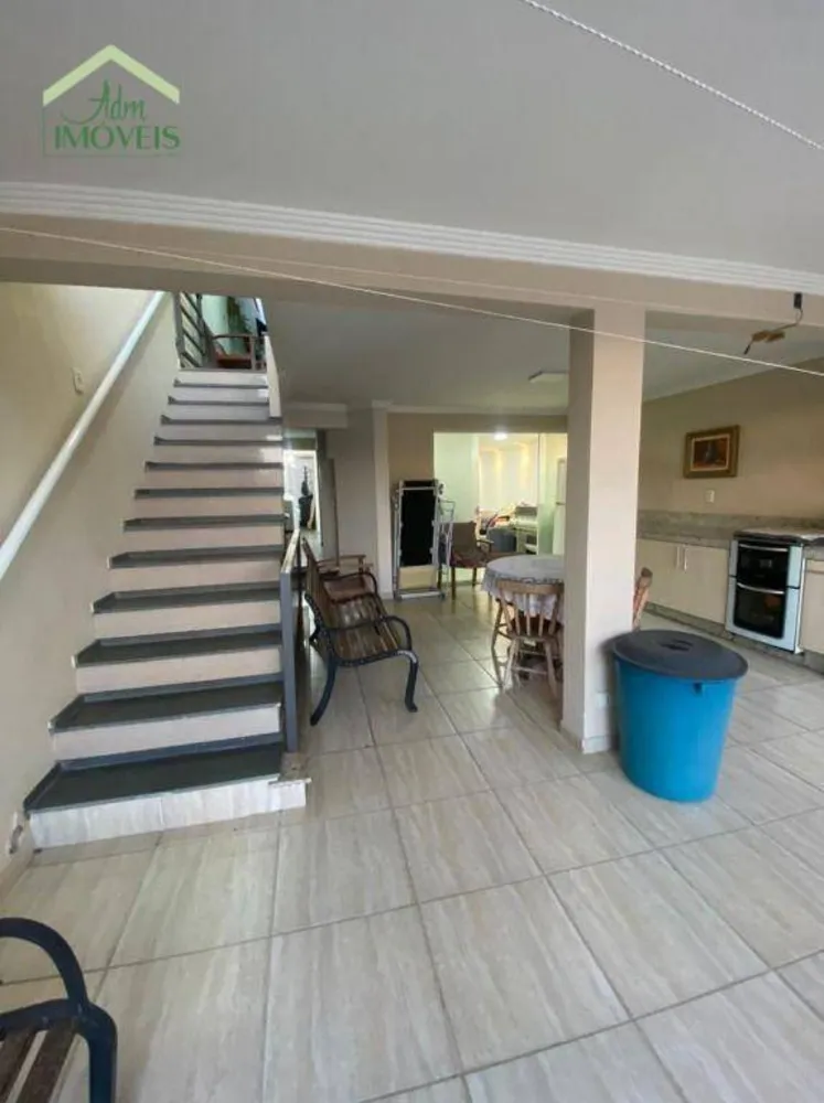Casa, 3 quartos, 300 m² - Foto 1