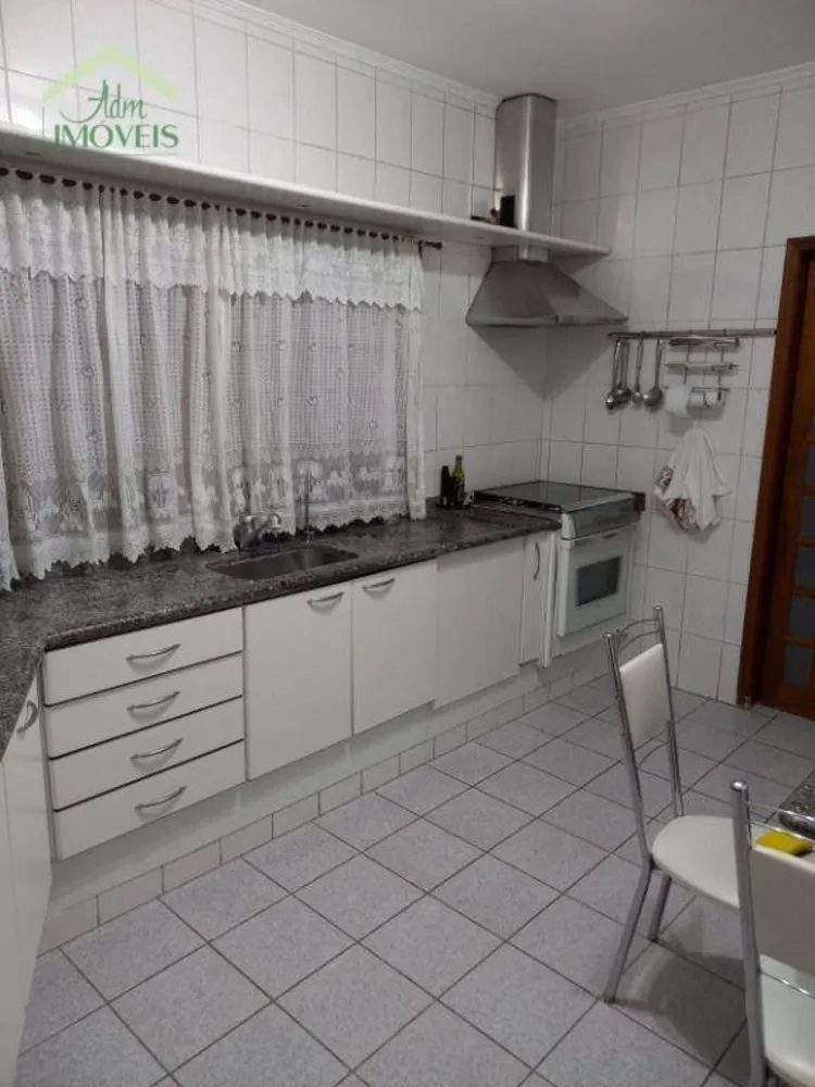 Sobrado, 3 quartos, 270 m² - Foto 1