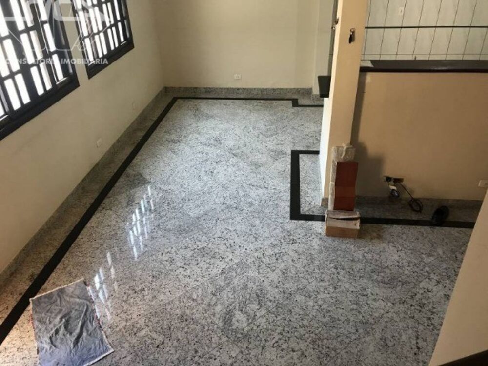 Sobrado à venda com 3 quartos, 121m² - Foto 1