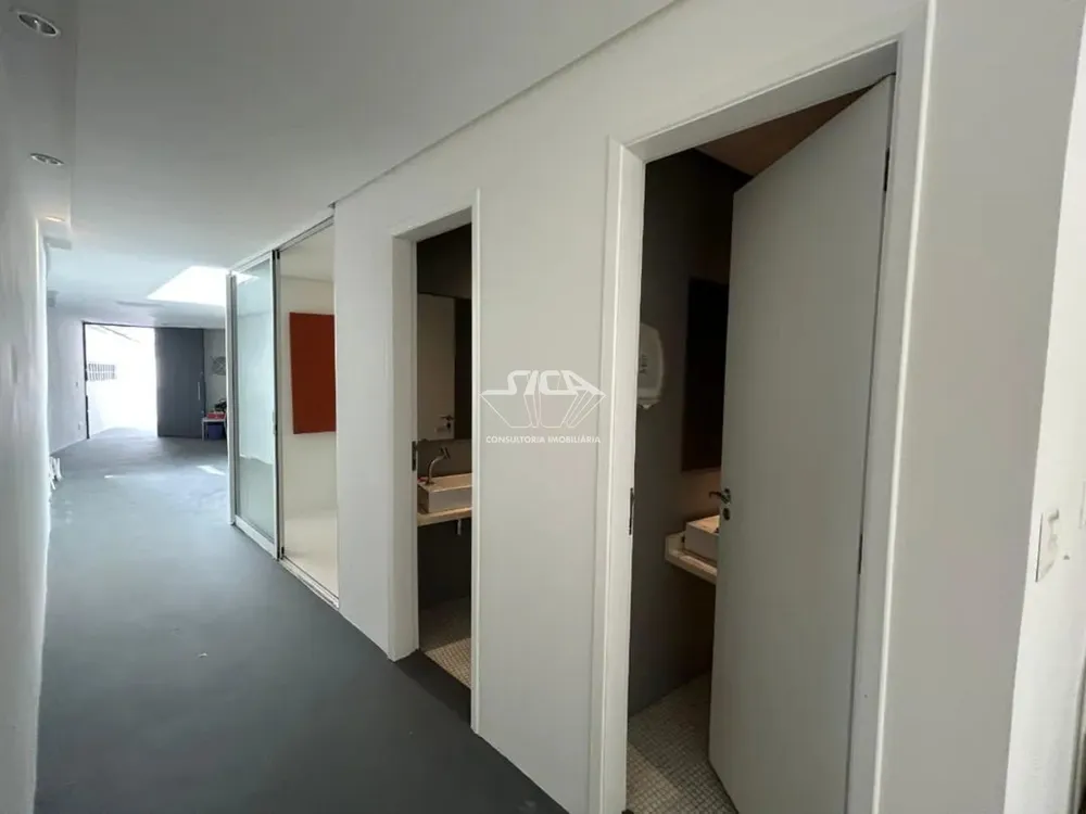 Sobrado, 8 quartos, 200 m² - Foto 1