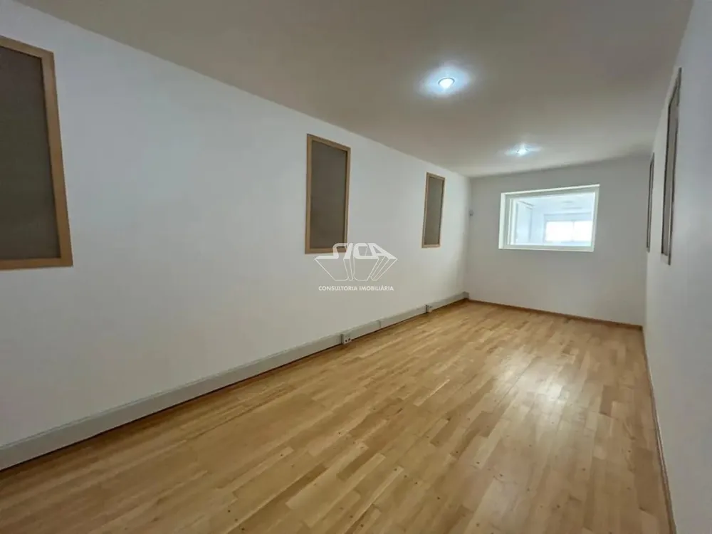 Sobrado, 8 quartos, 200 m² - Foto 4