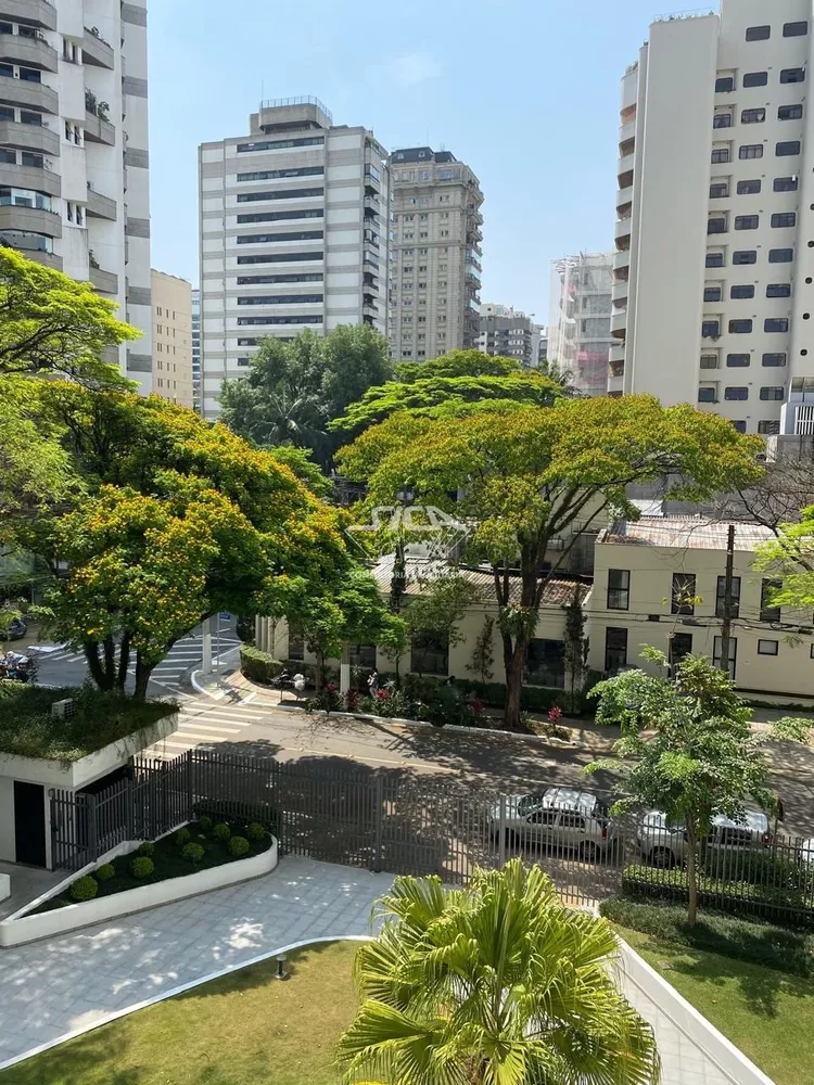 Apartamento à venda com 3 quartos, 182m² - Foto 1