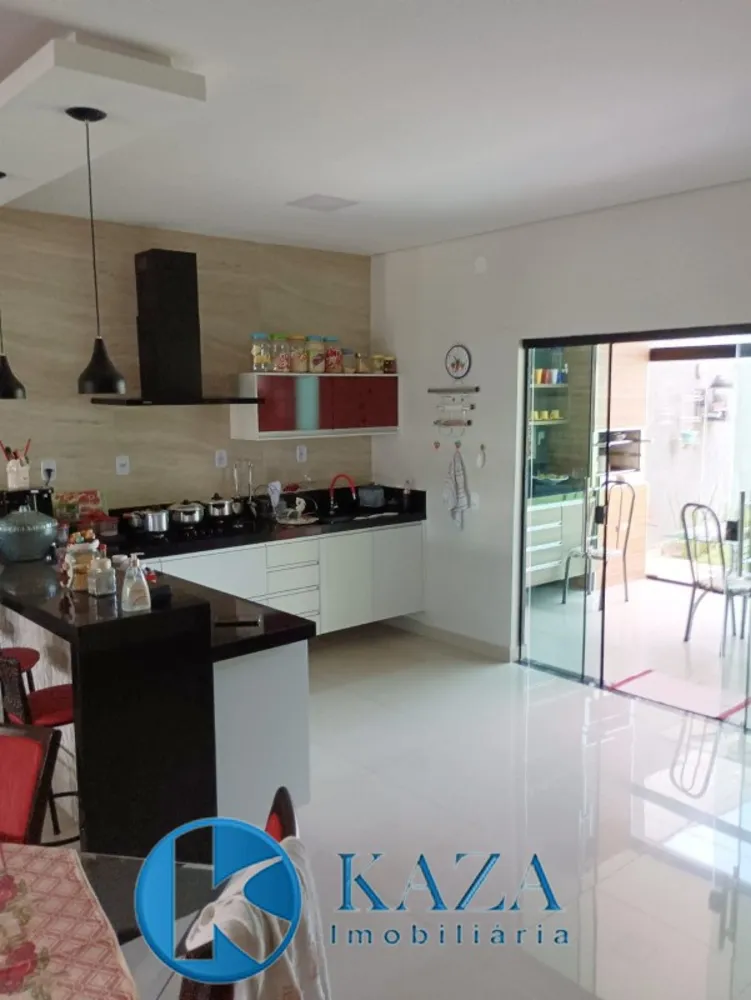 Casa, 3 quartos, 210 m² - Foto 1