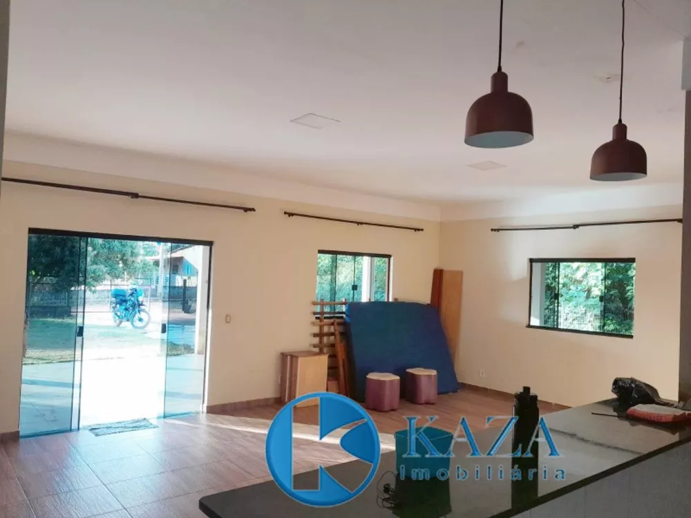 Casa à venda com 5 quartos, 250m² - Foto 2