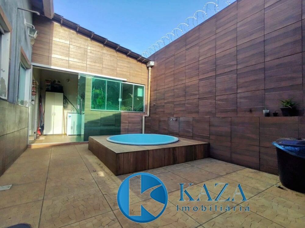 Casa, 4 quartos, 220 m² - Foto 1