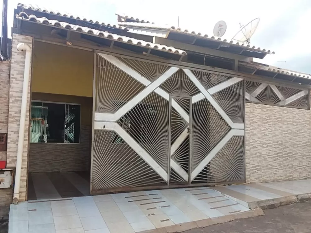 Casa à venda com 3 quartos, 200m² - Foto 1