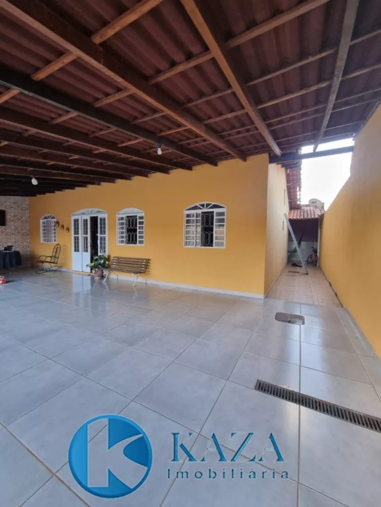 Casa à venda com 4 quartos, 270m² - Foto 2