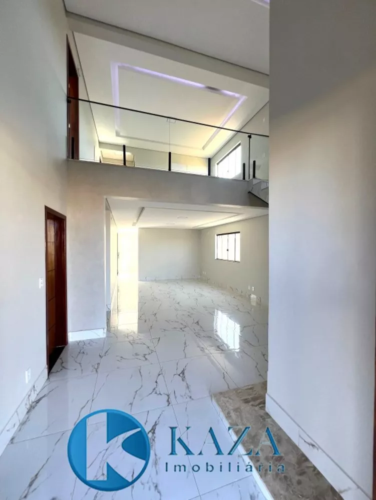 Casa à venda com 4 quartos, 264m² - Foto 2