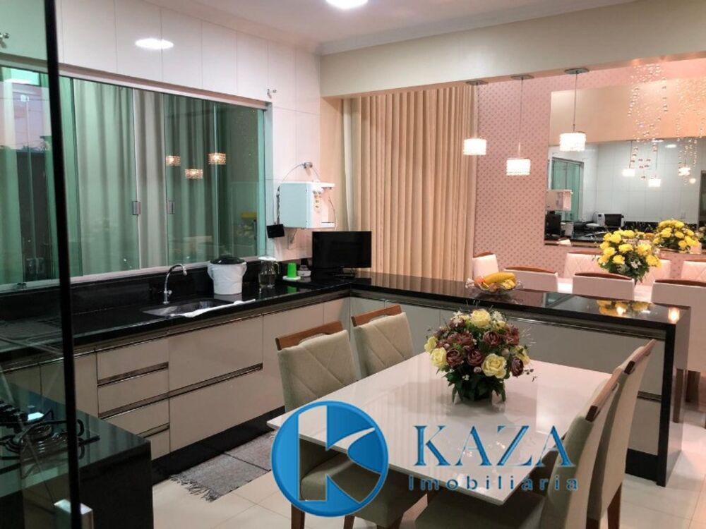 Casa, 3 quartos, 203 m² - Foto 2