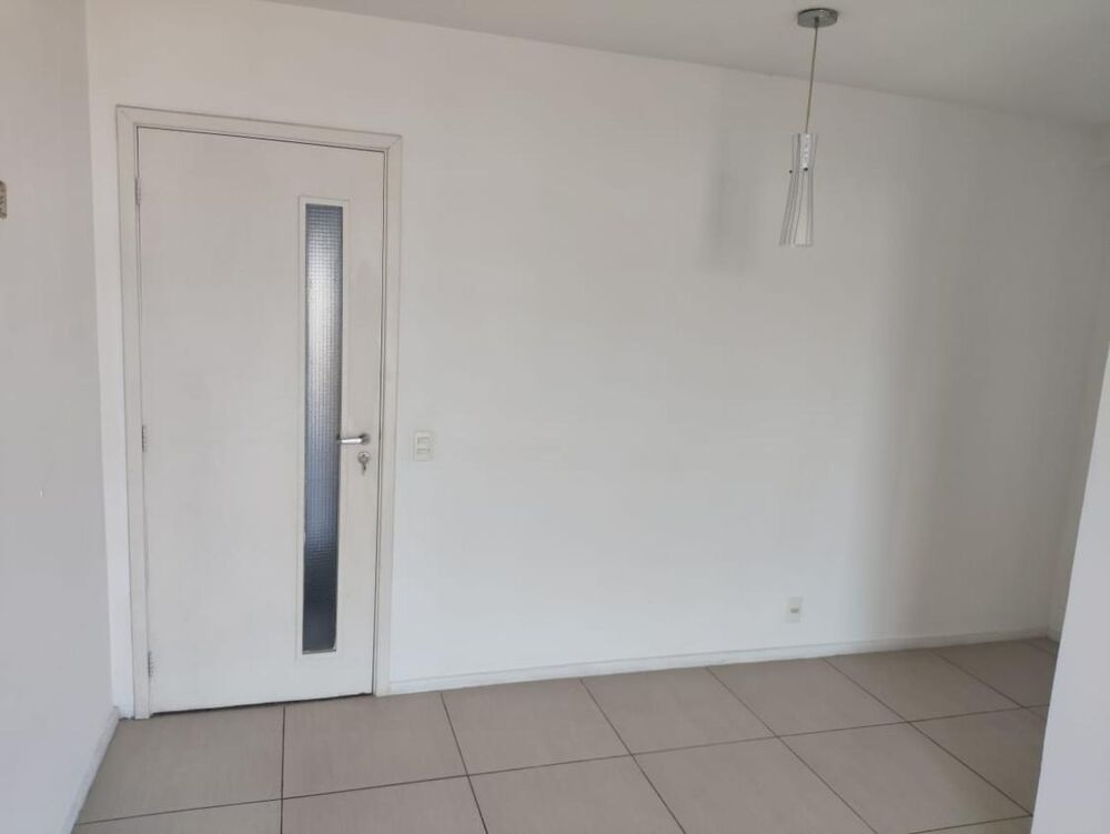 Apartamento à venda com 2 quartos, 65m² - Foto 3