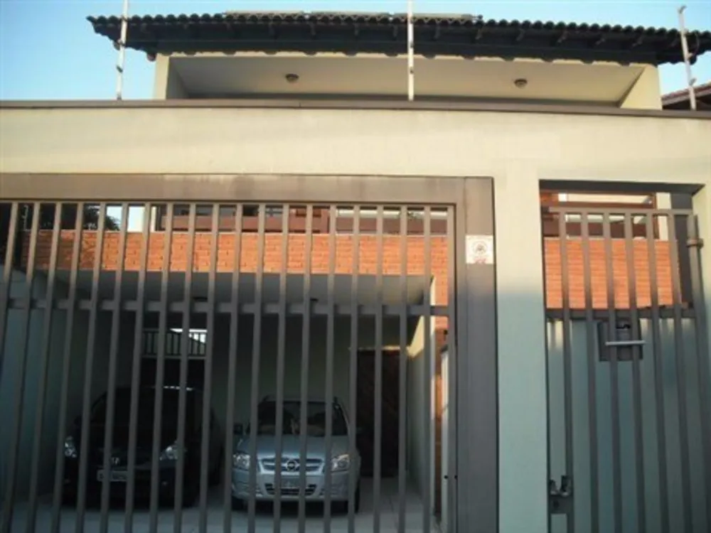 Casa, 3 quartos, 260 m² - Foto 1