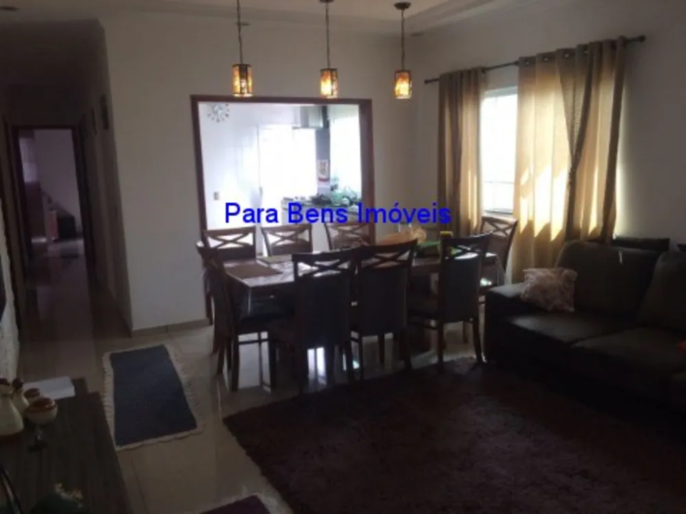 Casa, 3 quartos, 210 m² - Foto 1