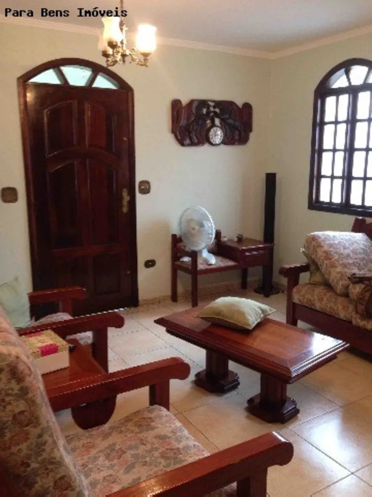 Casa, 3 quartos, 198 m² - Foto 1