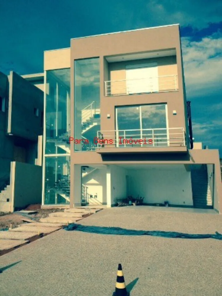 Sobrado, 4 quartos, 440 m² - Foto 1