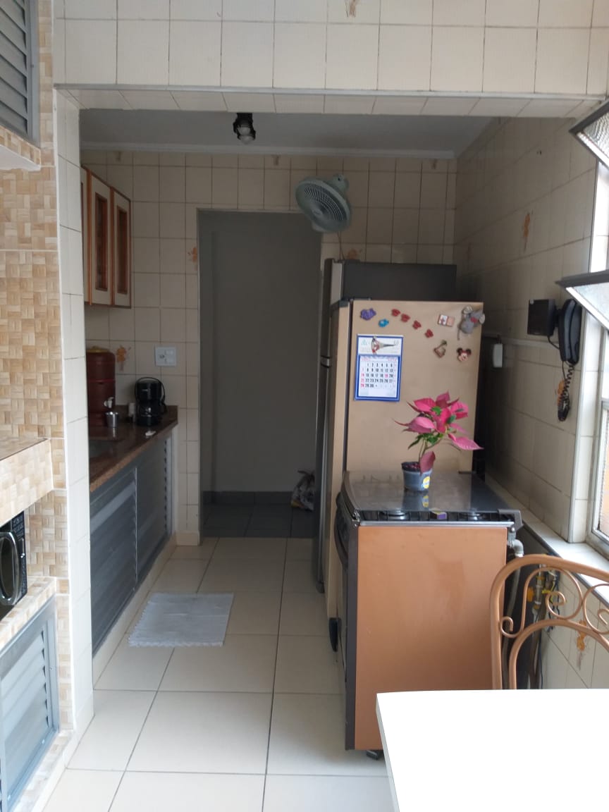 Apartamento à venda com 3 quartos, 95m² - Foto 2