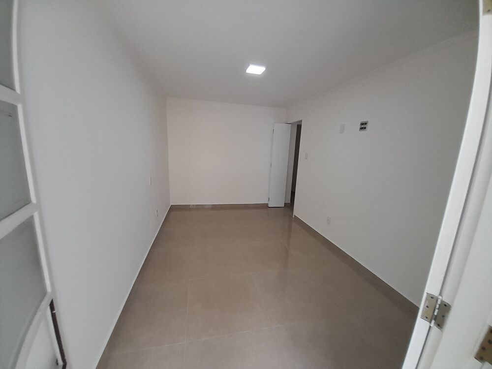 Sobrado à venda com 3 quartos, 110m² - Foto 3