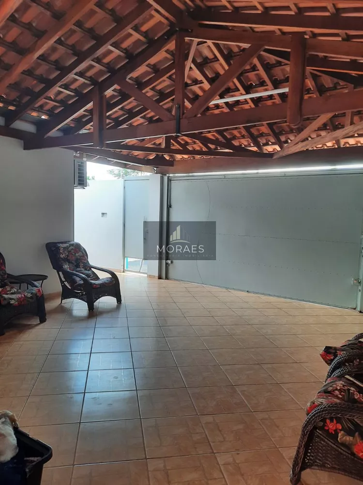 Casa à venda com 3 quartos, 190m² - Foto 2