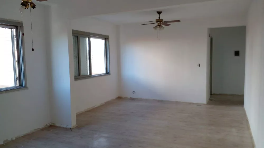 Apartamento à venda com 2 quartos, 83m² - Foto 2