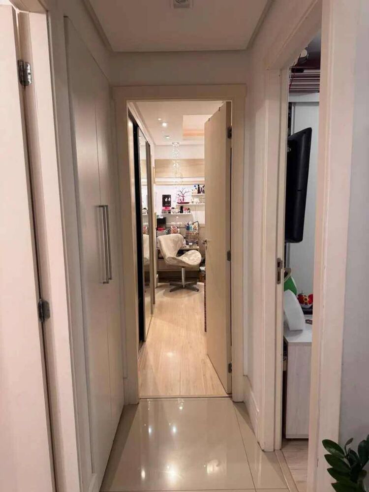 Apartamento à venda com 2 quartos, 67m² - Foto 2