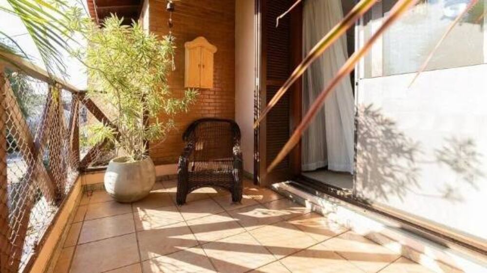 Casa à venda com 4 quartos, 233m² - Foto 4