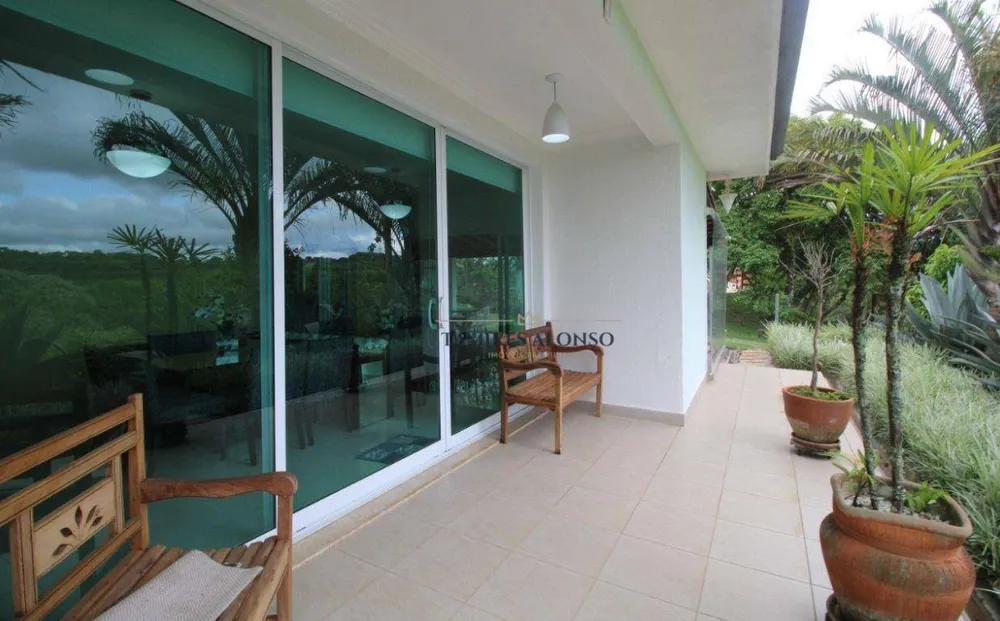 Casa, 4 quartos, 300 m² - Foto 1