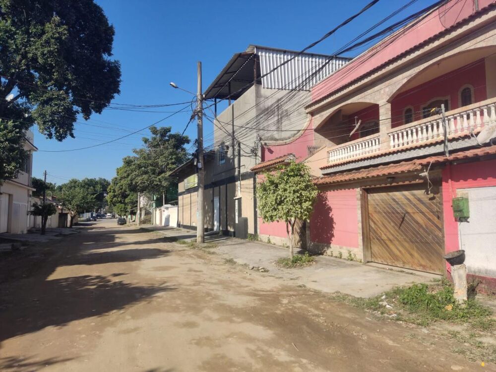 Casa à venda com 5 quartos, 250m² - Foto 3