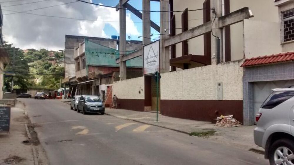 Casa à venda com 3 quartos, 300m² - Foto 2