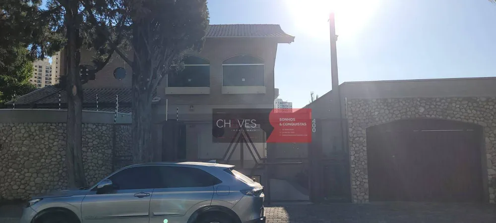 Sobrado, 3 quartos, 301 m² - Foto 1