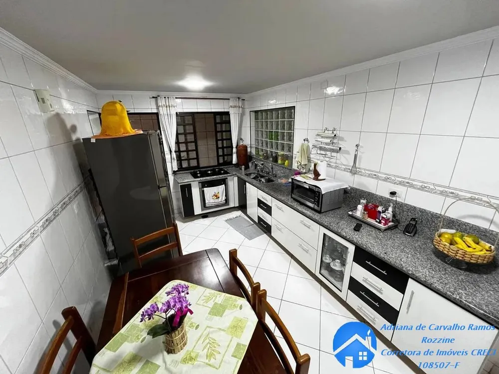 Sobrado, 5 quartos, 248 m² - Foto 1
