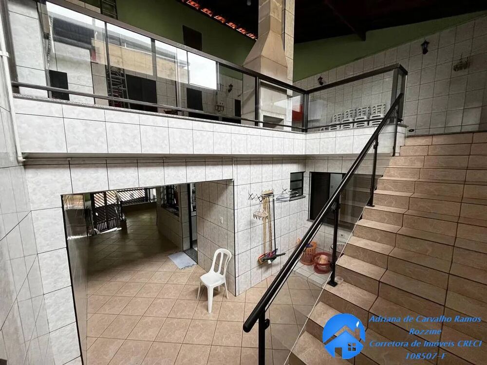 Sobrado, 5 quartos, 248 m² - Foto 2