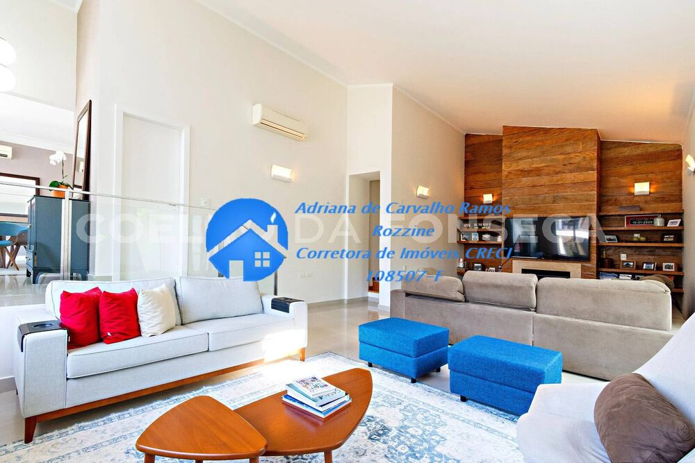 Casa de Condomínio à venda com 4 quartos, 330m² - Foto 1